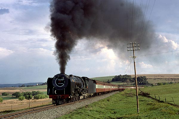 South African Railways class 25NC 3421 leaving Fouriesburg