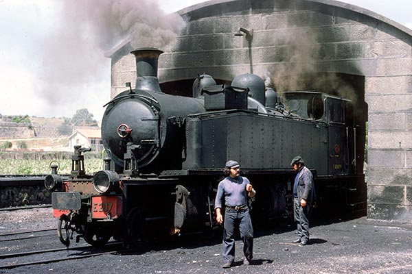 CP Mallet E207 at Chaves loco shed