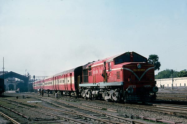 Indian Railways WDM2 17722 with Himagiri Express at Varanasi