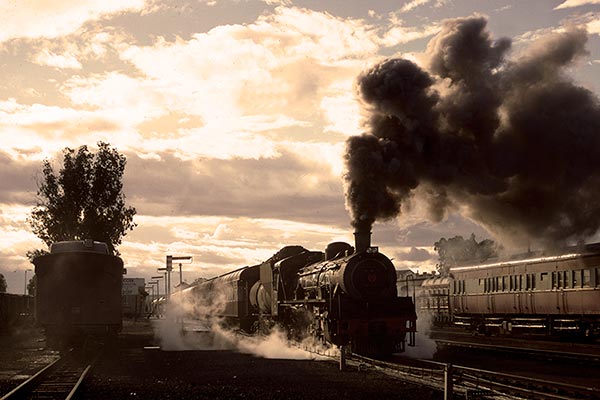 South African Railways class 19D 3334 leaving Oudtshoorn