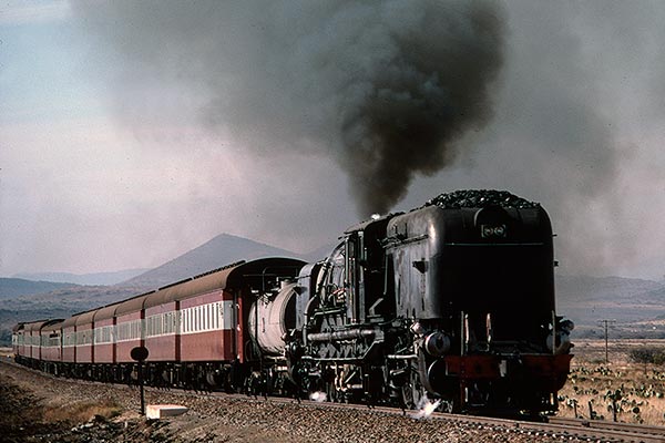 South African Railways GMAM class Garratt 4059 near Lootsberg Pass