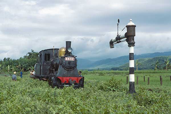 Indonesian Railways 0-4-0 tender loco B5212 near Prupuk