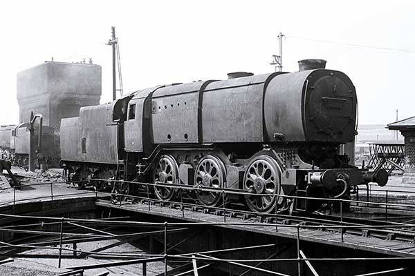 British Railways Q1 class 0-6-0 33009 at Horsham