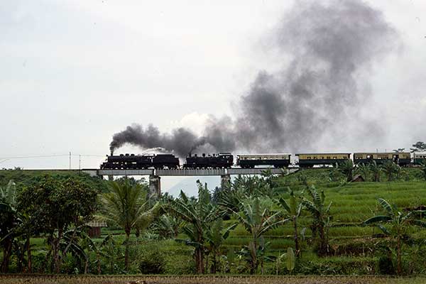 Indonesian Railways Mallets at Cibatu - part 2
