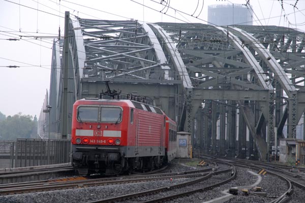 Trains at Cologne Hbf 