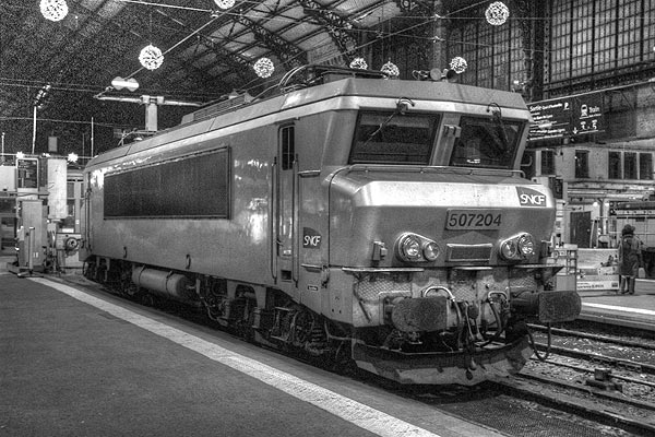 Loco hauled trains in Paris