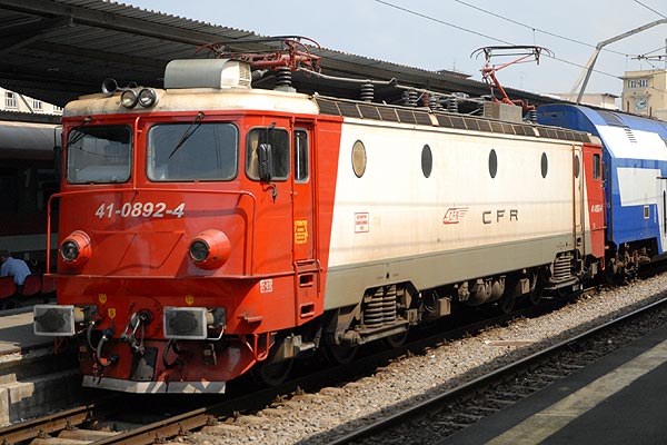 Afternoon trains at Bucuresti Nord 