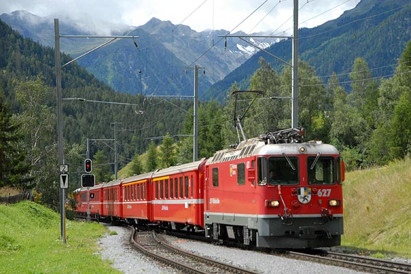 RhB trains in the Lower Engadine